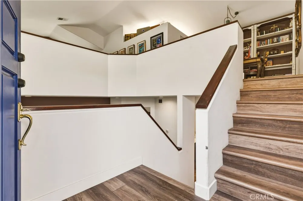22229 Shadow Valley Chatsworth, CA 91311