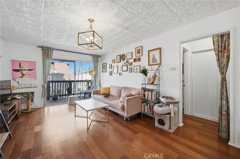 525 S Ardmore Avenue #320 Los Angeles, CA 90020