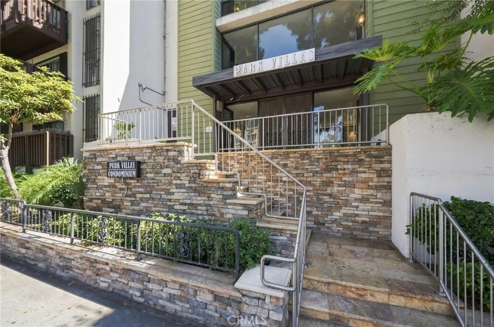 525 S Ardmore Avenue #320 Los Angeles, CA 90020