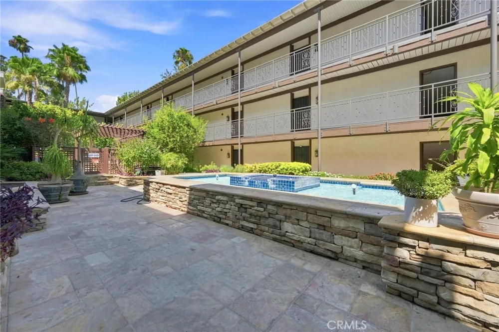 525 S Ardmore Avenue #320 Los Angeles, CA 90020