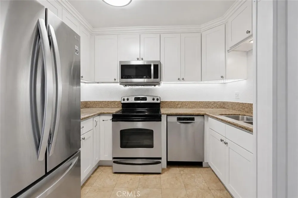 525 S Ardmore Avenue #320 Los Angeles, CA 90020