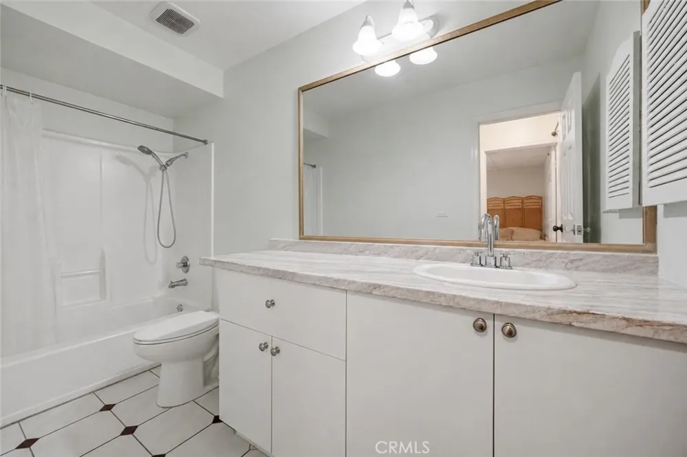 525 S Ardmore Avenue #320 Los Angeles, CA 90020