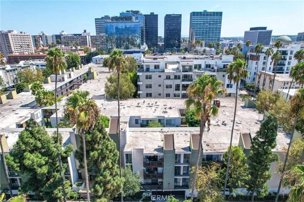 525 S Ardmore Avenue #320 Los Angeles, CA 90020