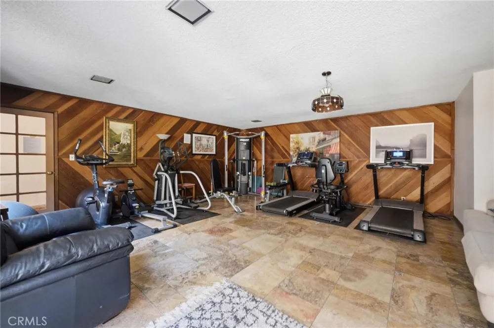 525 S Ardmore Avenue #320 Los Angeles, CA 90020
