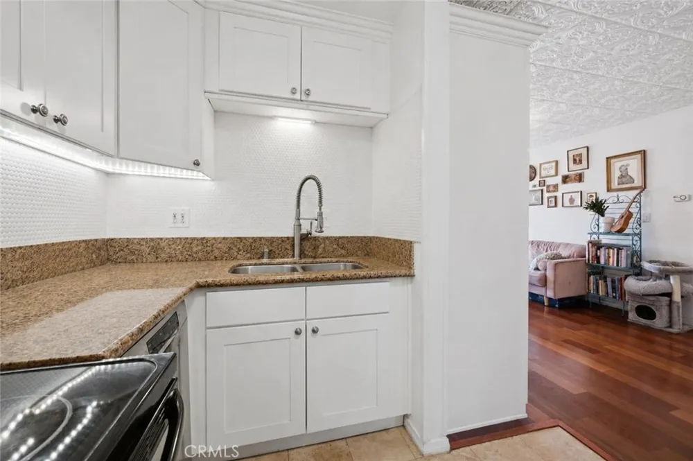 525 S Ardmore Avenue #320 Los Angeles, CA 90020