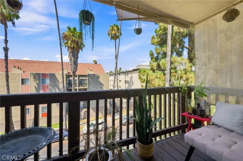 525 S Ardmore Avenue #320 Los Angeles, CA 90020