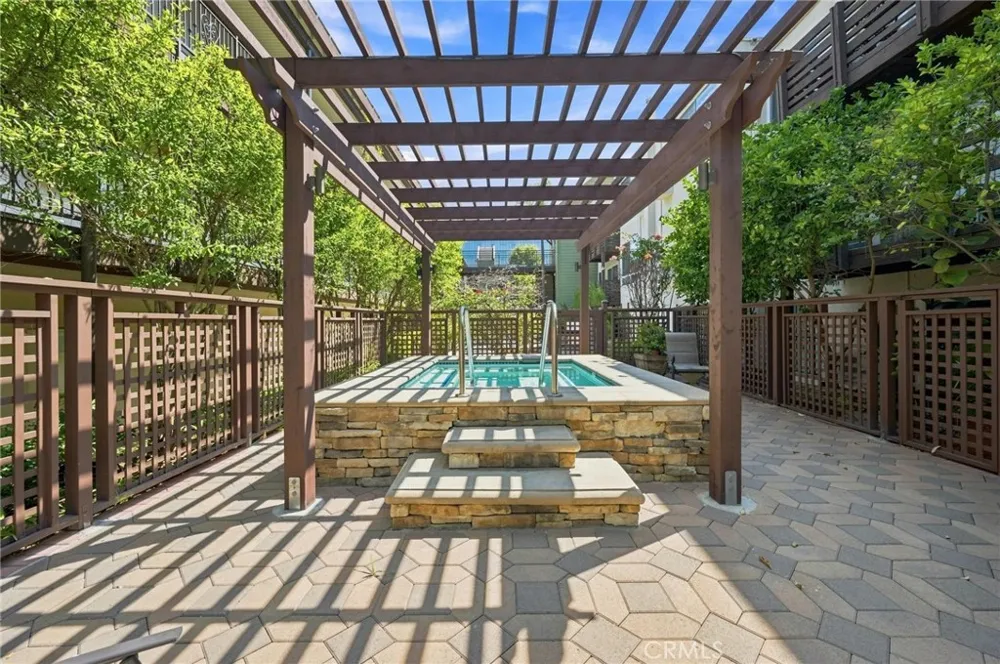 525 S Ardmore Avenue #320 Los Angeles, CA 90020