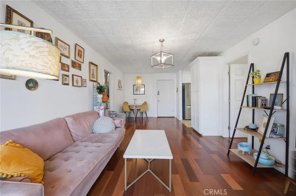 525 S Ardmore Avenue #320 Los Angeles, CA 90020