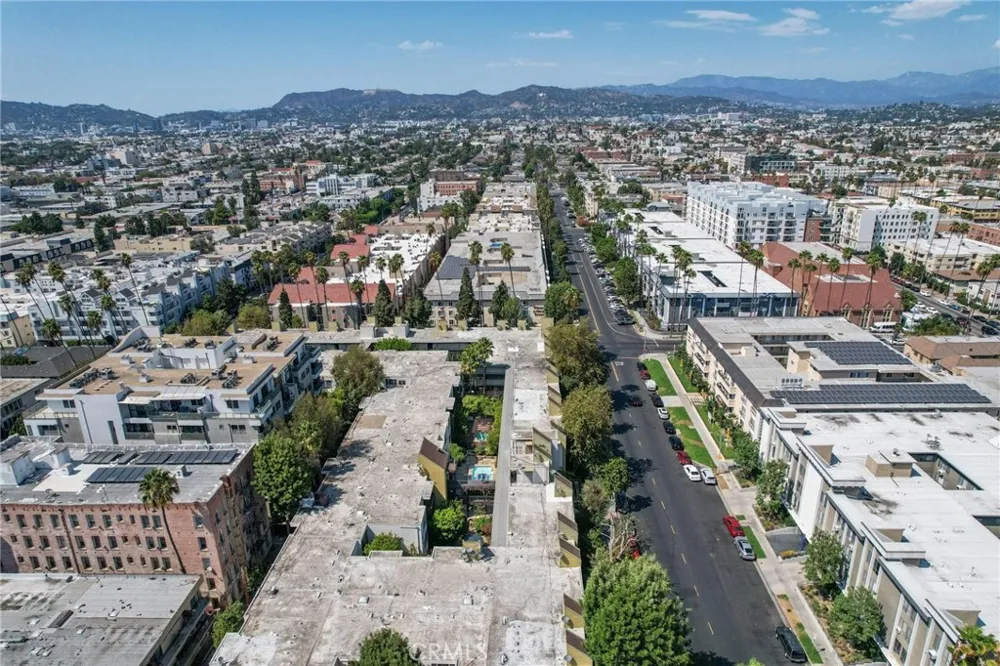 525 S Ardmore Avenue #320 Los Angeles, CA 90020
