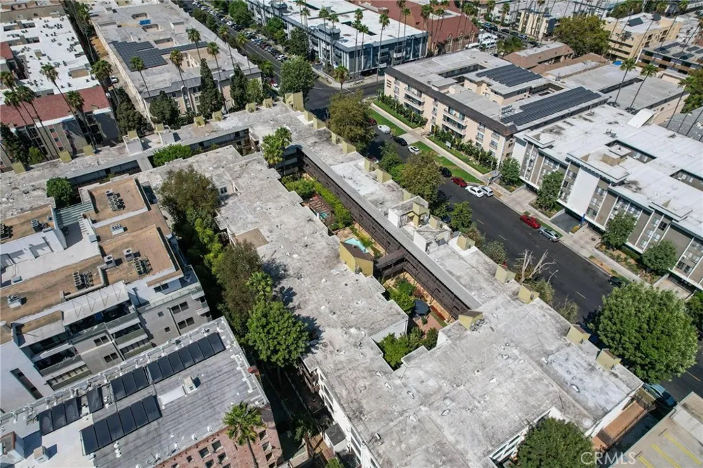 525 S Ardmore Avenue #320 Los Angeles, CA 90020