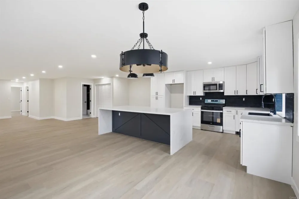 15613 Hawley Court El Cajon, CA 92021