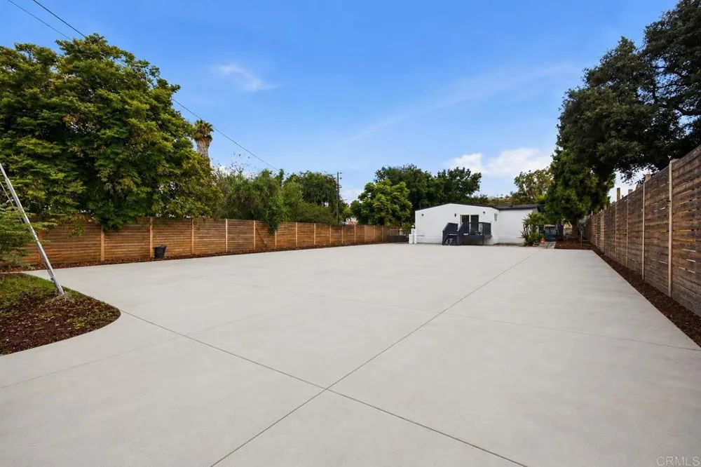 15613 Hawley Court El Cajon, CA 92021
