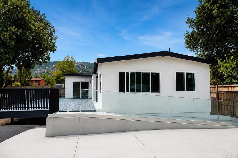 15613 Hawley Court El Cajon, CA 92021