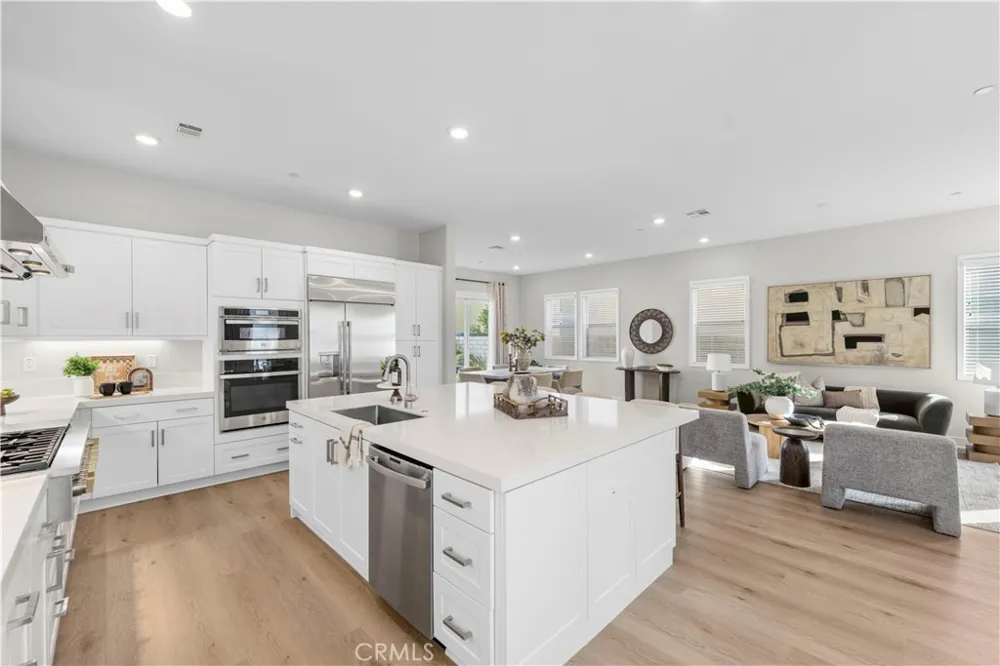 27014 Goldfields Court Valencia, CA 91381