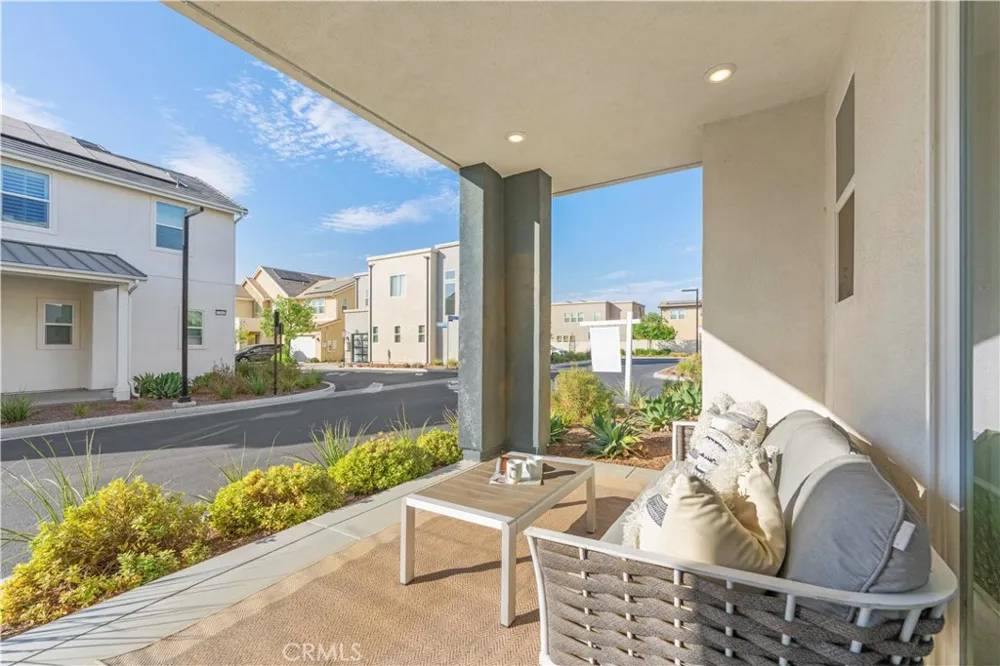 27014 Goldfields Court Valencia, CA 91381