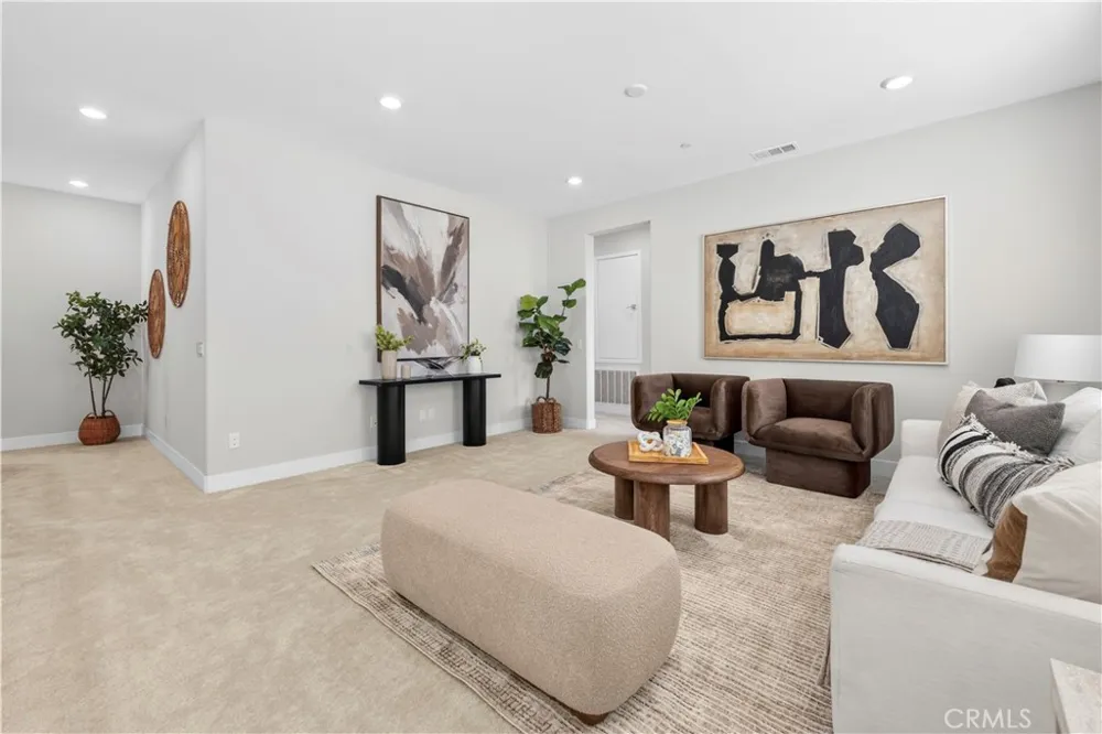 27014 Goldfields Court Valencia, CA 91381