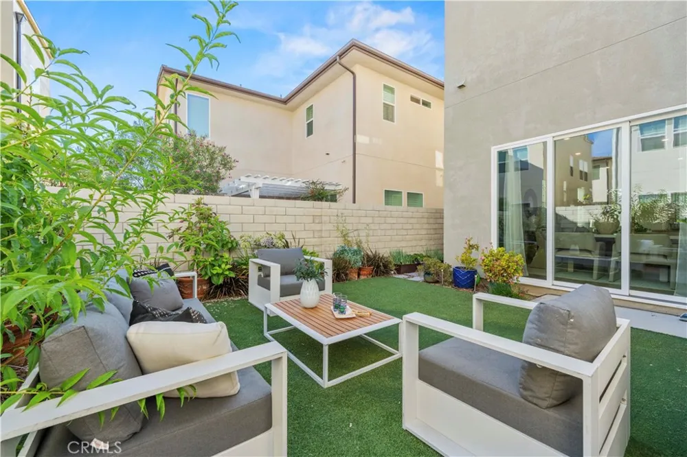 27014 Goldfields Court Valencia, CA 91381