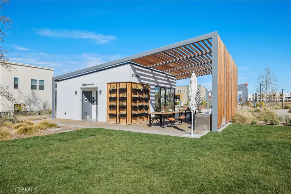 27014 Goldfields Court Valencia, CA 91381