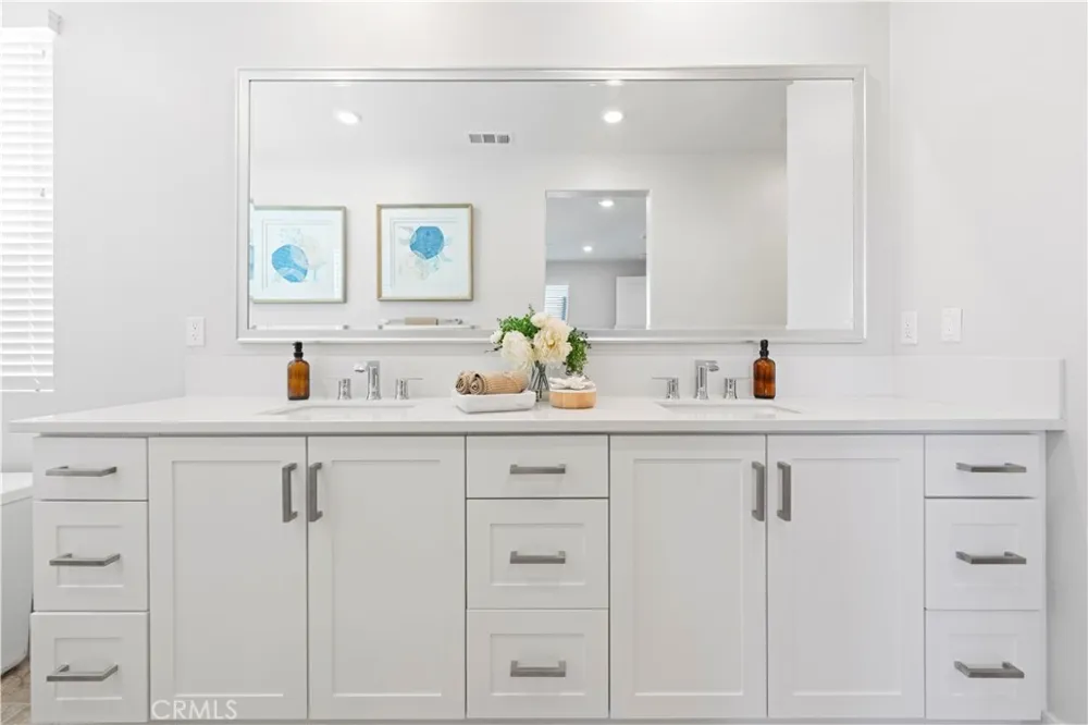 27014 Goldfields Court Valencia, CA 91381