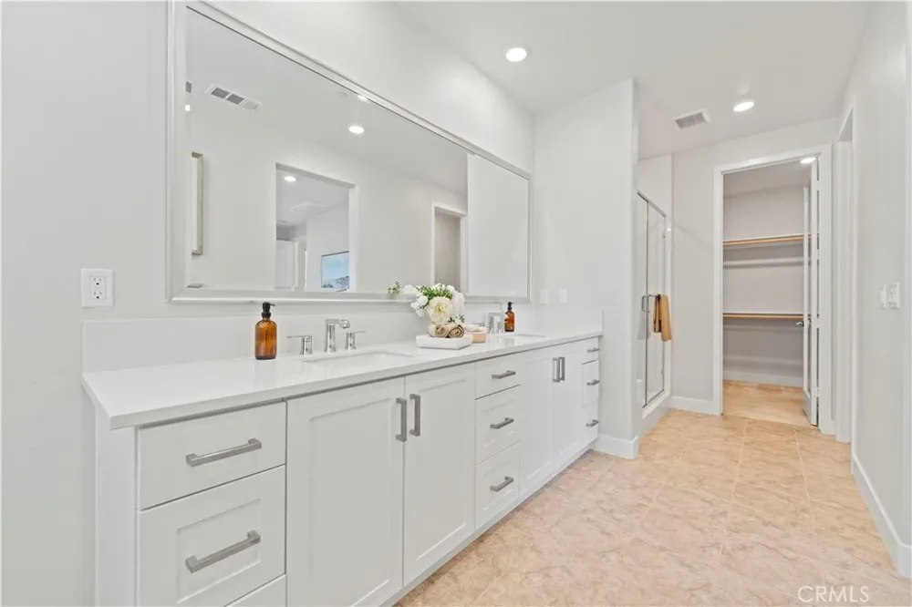27014 Goldfields Court Valencia, CA 91381