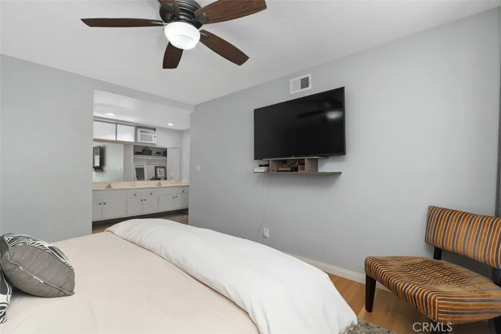 15842 Belfast Huntington Beach, CA 92647