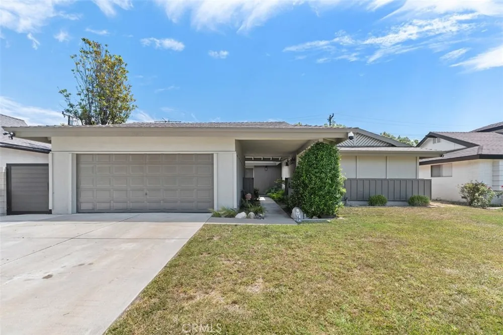 15842 Belfast Huntington Beach, CA 92647