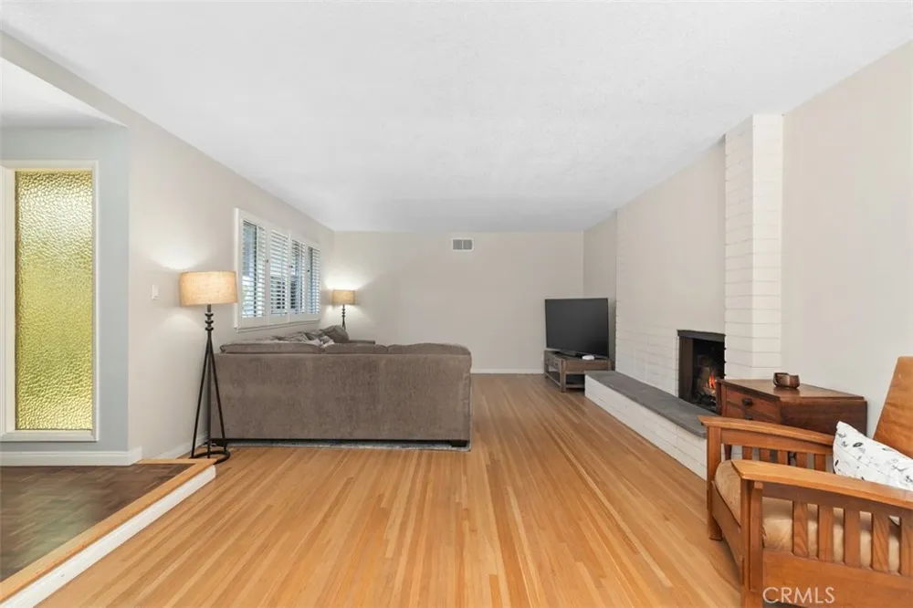 15842 Belfast Huntington Beach, CA 92647