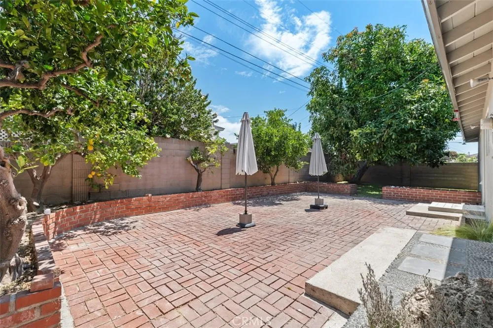 15842 Belfast Huntington Beach, CA 92647