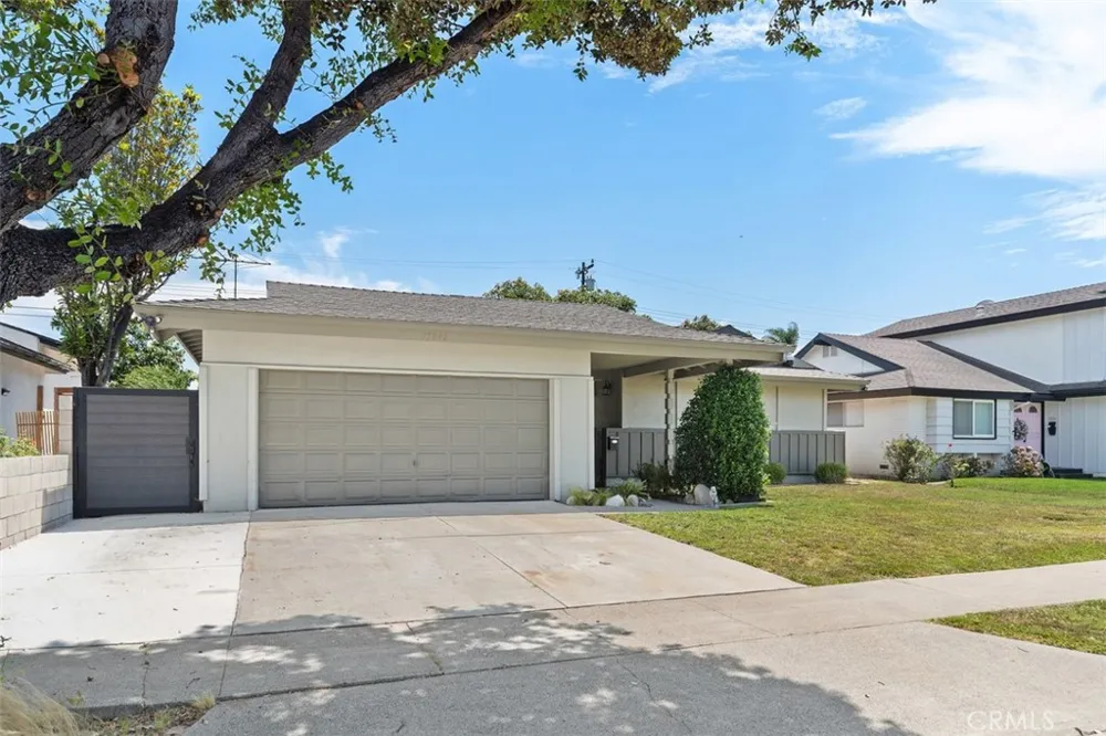 15842 Belfast Huntington Beach, CA 92647