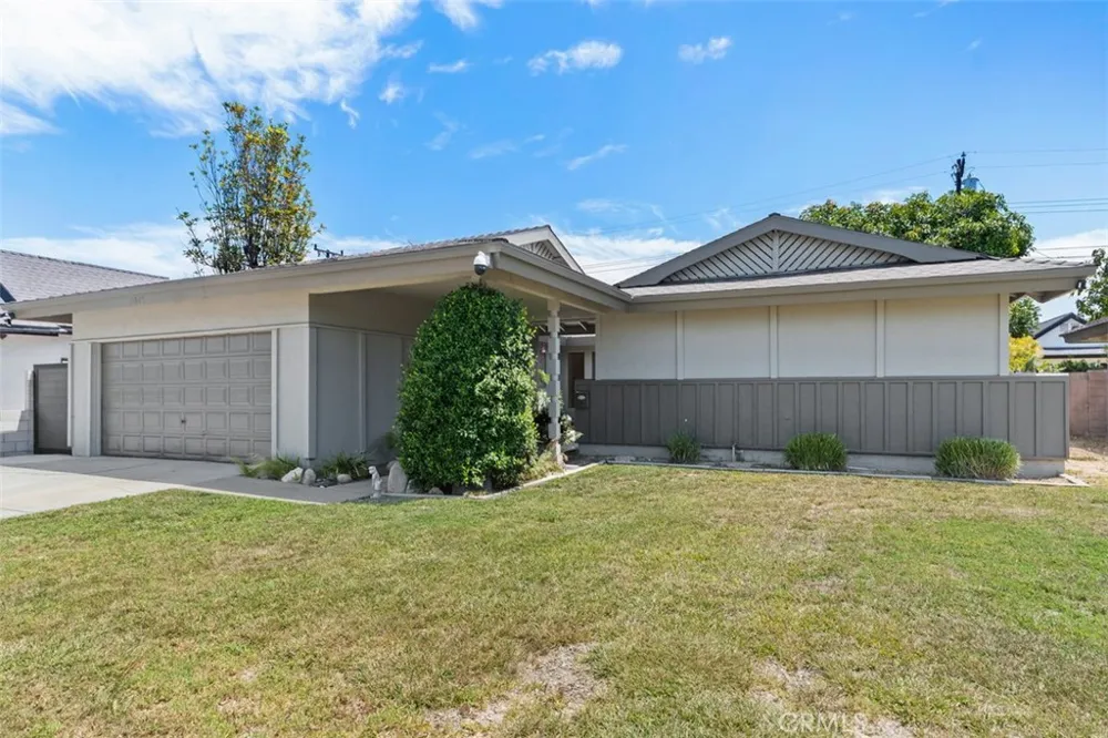 15842 Belfast Huntington Beach, CA 92647