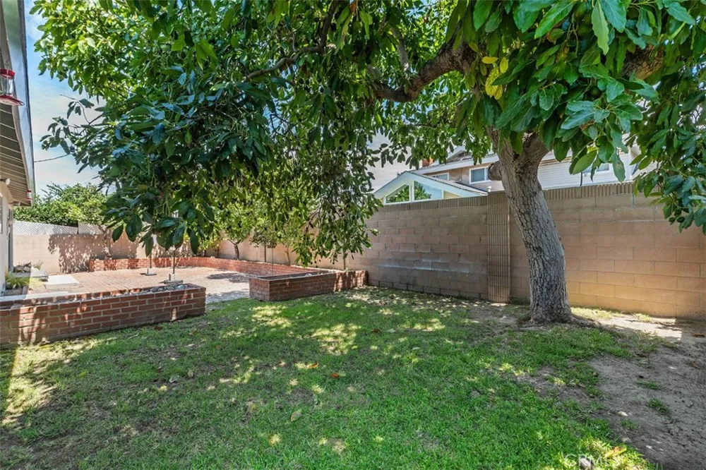 15842 Belfast Huntington Beach, CA 92647
