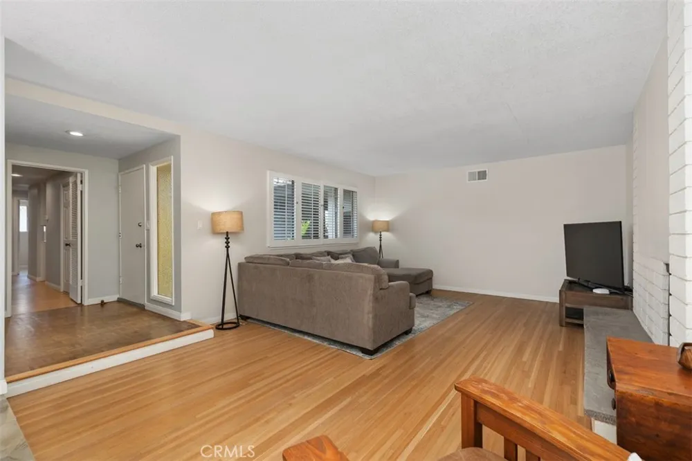 15842 Belfast Huntington Beach, CA 92647