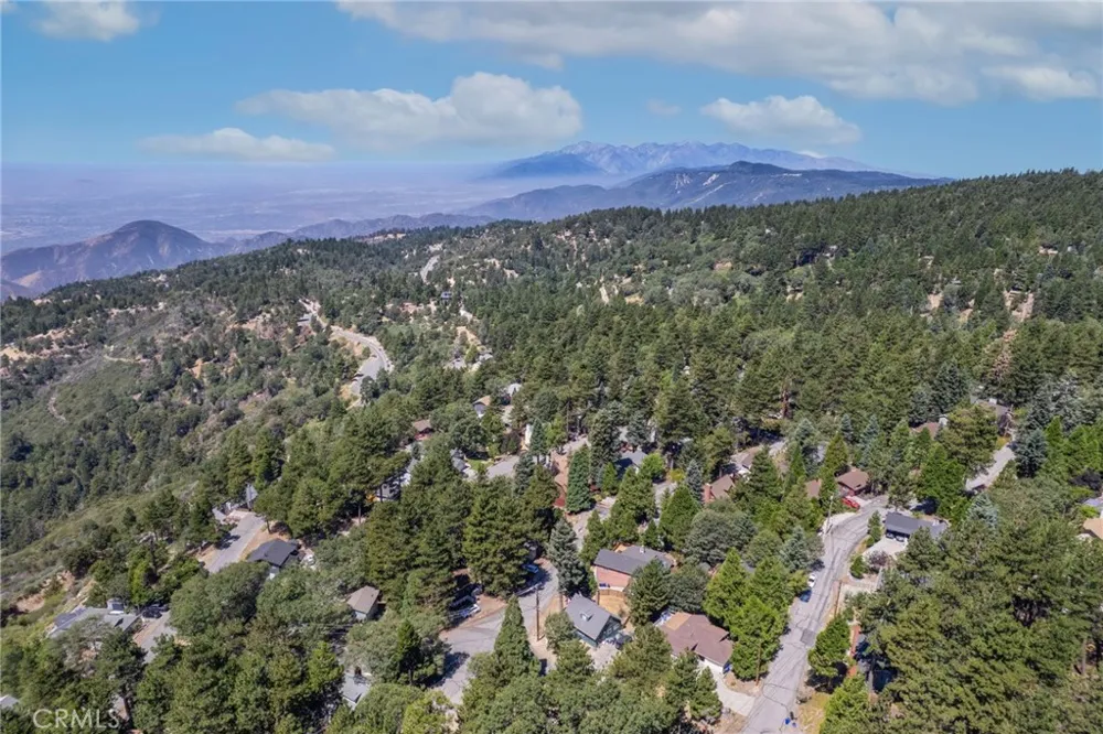 31472 Panorama Drive Running Springs, CA 92382