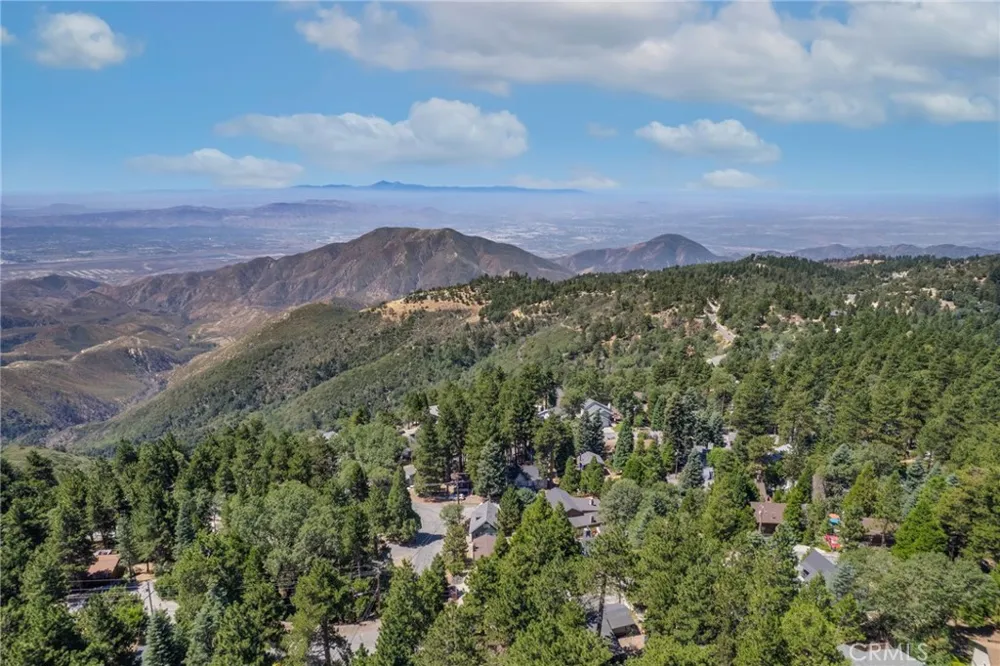 31472 Panorama Drive Running Springs, CA 92382