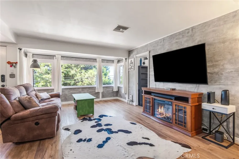 31472 Panorama Drive Running Springs, CA 92382