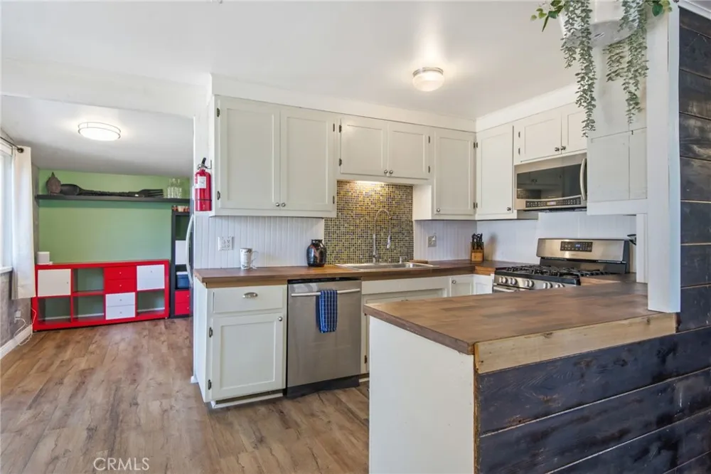 31472 Panorama Drive Running Springs, CA 92382