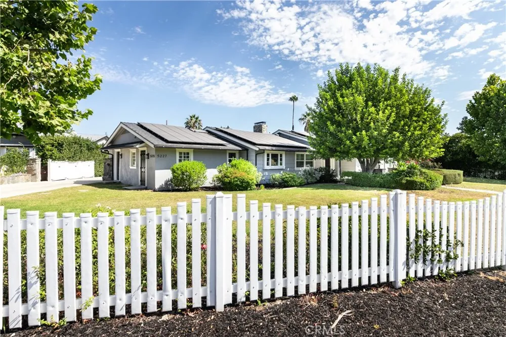 5227 Beckford Ave Tarzana, CA 91356
