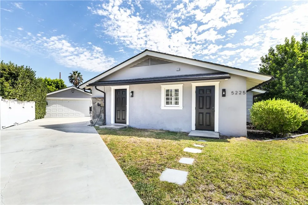 5227 Beckford Ave Tarzana, CA 91356