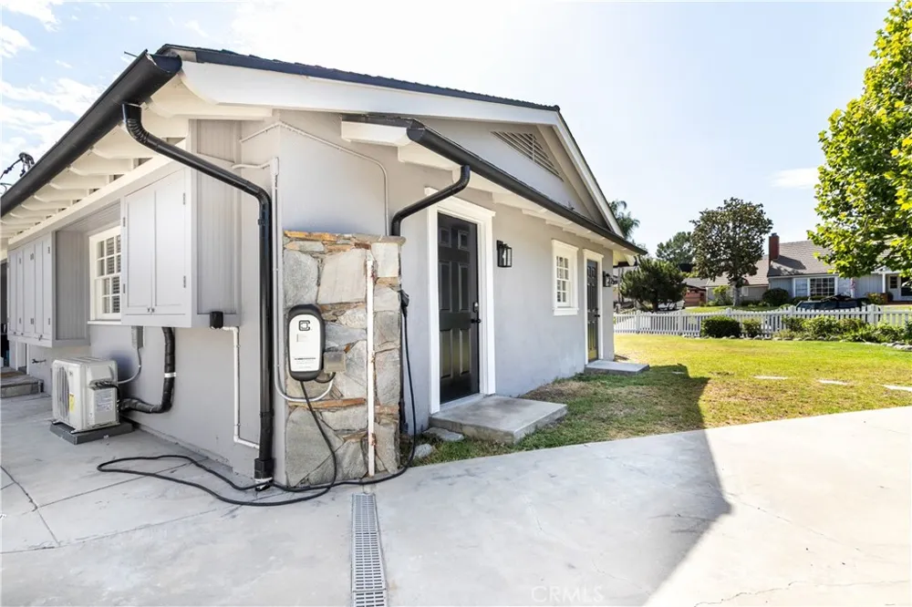 5227 Beckford Ave Tarzana, CA 91356