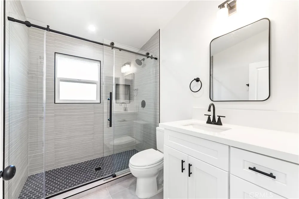 5227 Beckford Ave Tarzana, CA 91356