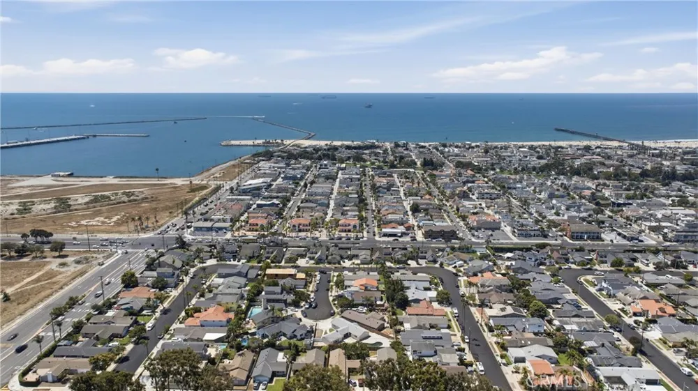 417 Emerald Seal Beach, CA 90740