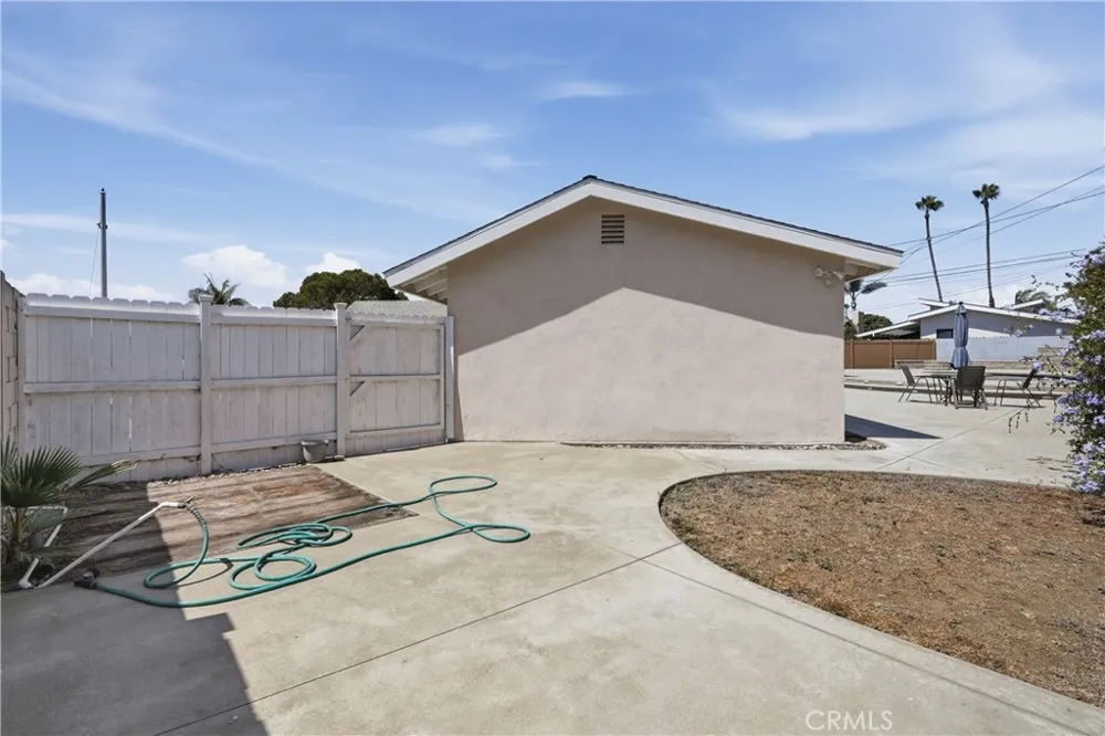 417 Emerald Seal Beach, CA 90740