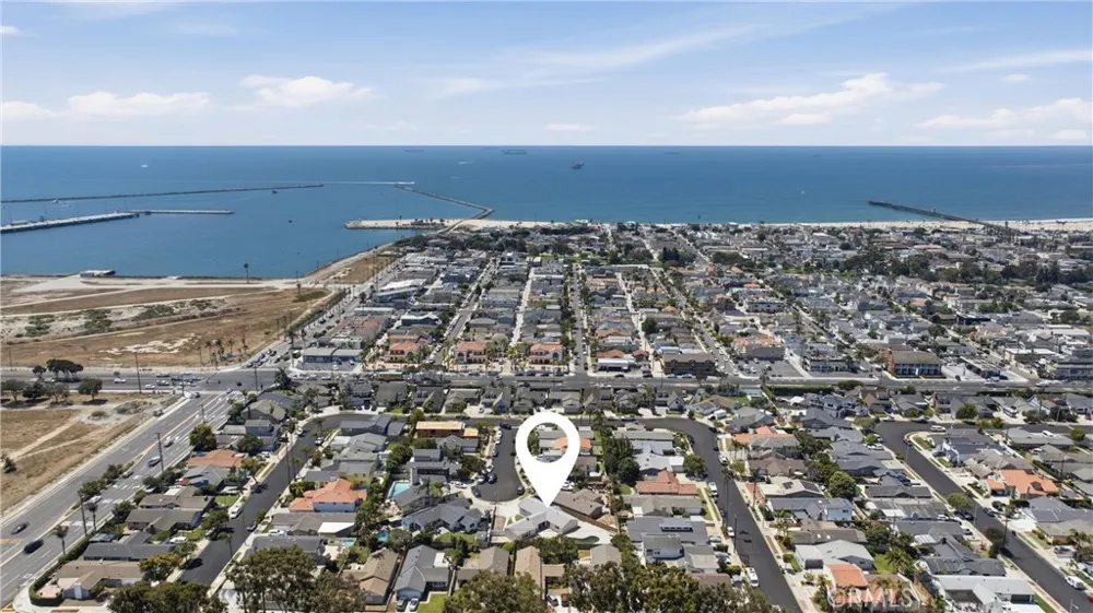 417 Emerald Seal Beach, CA 90740