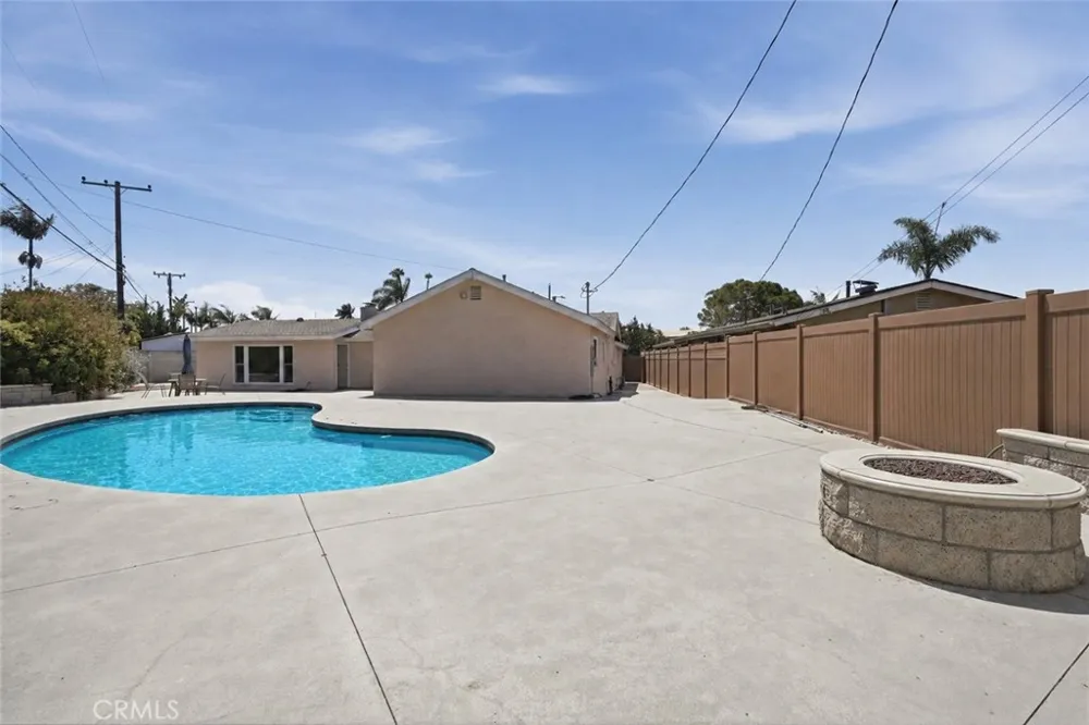 417 Emerald Seal Beach, CA 90740