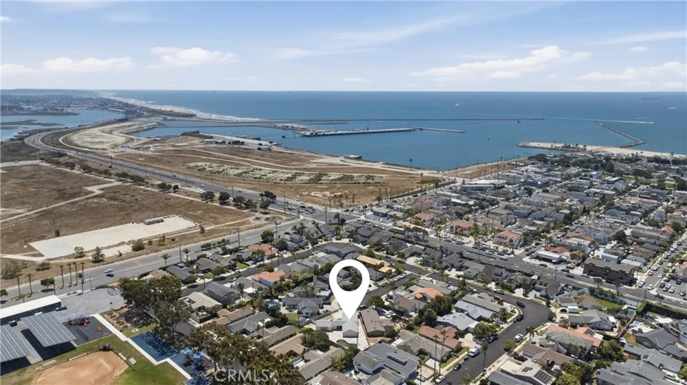 417 Emerald Seal Beach, CA 90740