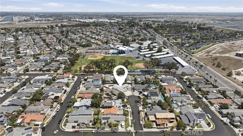 417 Emerald Seal Beach, CA 90740