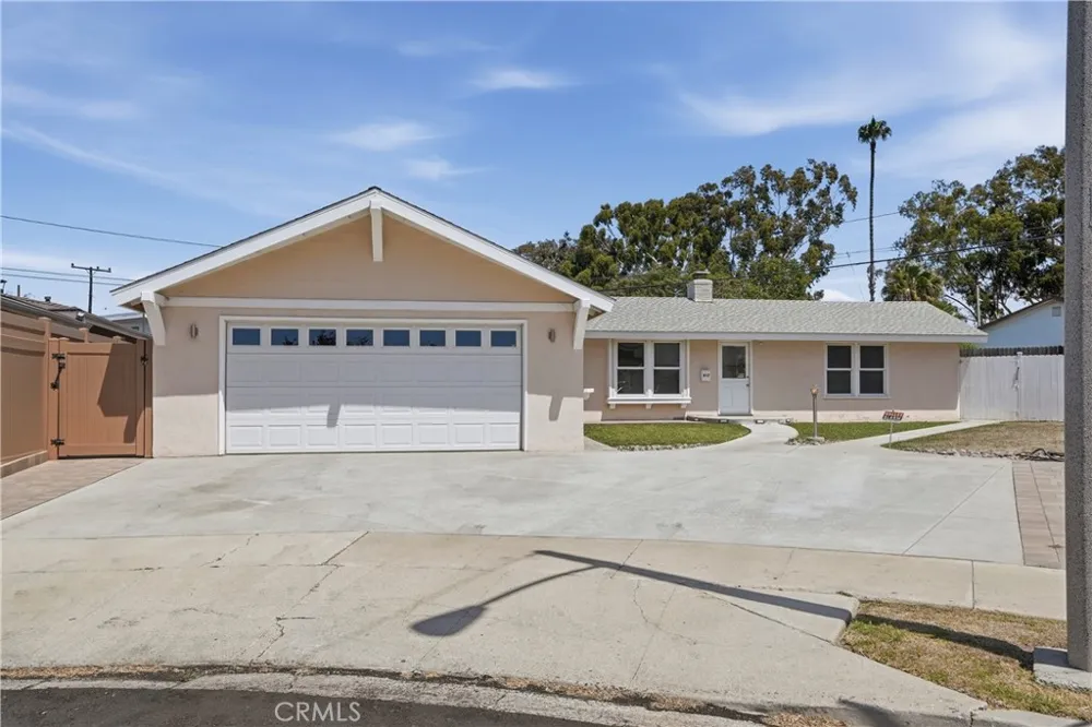417 Emerald Seal Beach, CA 90740