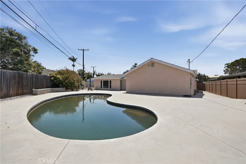 417 Emerald Seal Beach, CA 90740