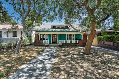 892 Chester Avenue