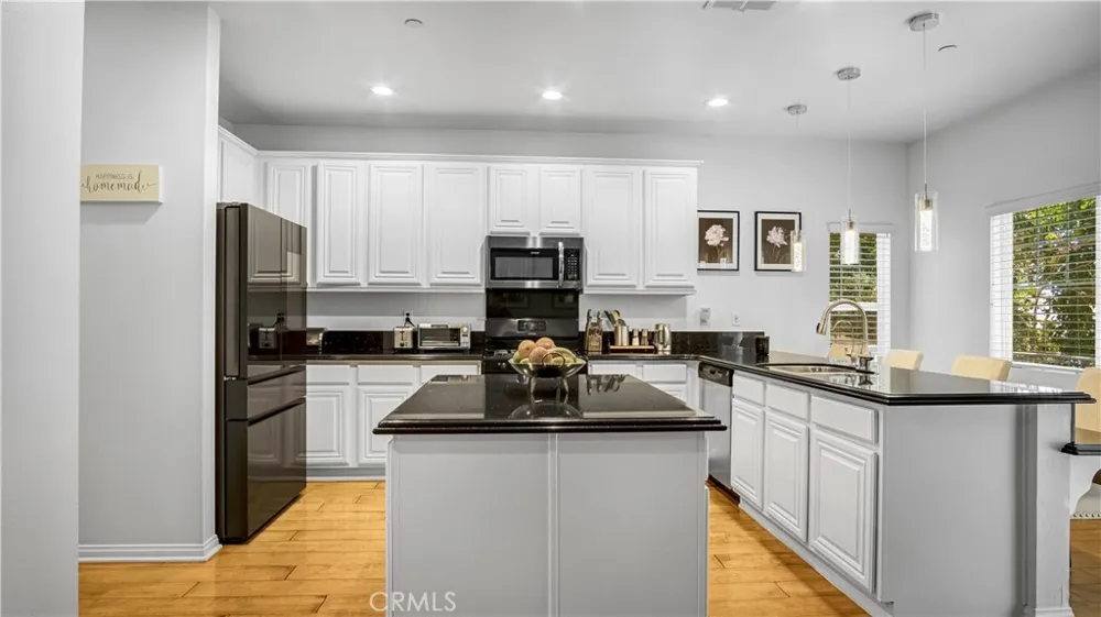 13897 Eldridge Sylmar, CA 91342